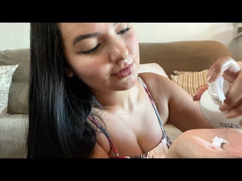 ASMR: PASSANDO CREME NA SUA PELE RESSECADA | TRATAMENTO CALMANTE
