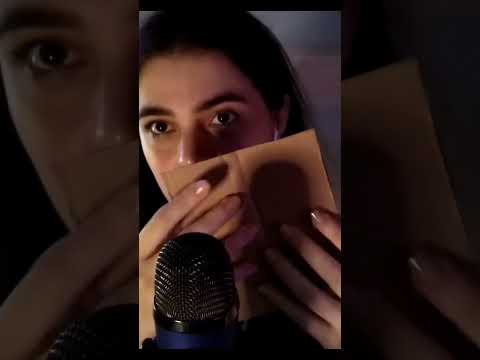 ASMR - Gatilhos Delicados • Delicate Triggers #asmr #tapping #shortsasmr #scratching #brushing