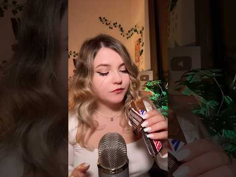 Опять у вас волос на экране! #asmr #асмр #шортс #shorts #асмрдлясна