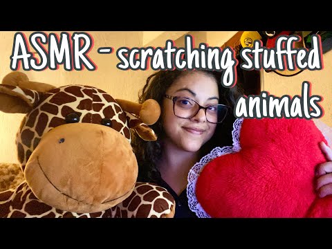 ASMR - Arranhando pelúcias
