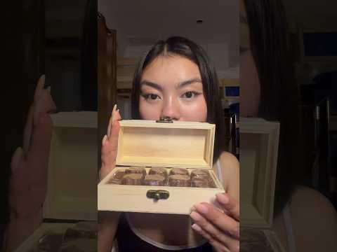 Wood sounds and eating chocolate sounds #mukbang #asmr #tapping #scratching