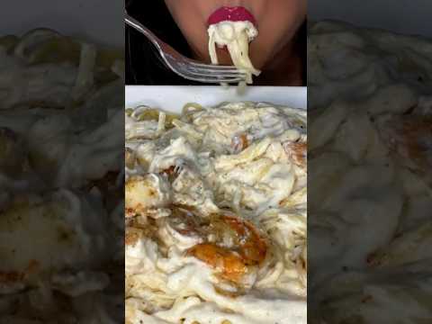 Creamy Alfredo Pasta #asmr #tastybites #alfredo #shortsclip
