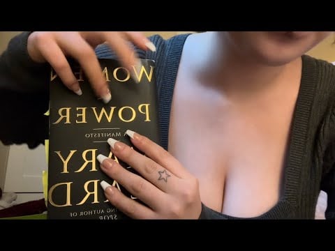 ASMR tapping on books ! 