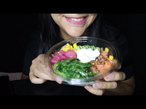 ASMR comiendo poket mientras leo sus historias de prestamos / mala pagas 