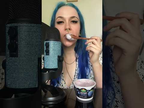 yoghurt sounds 🥰 #asmr #eatingsounds #asmreating #asmrfood #asmrcommunity