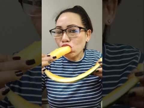 First time to eat yellow watermelon # #everyone #mukbang #shortsfeed #eatingchallenge #bigmouth