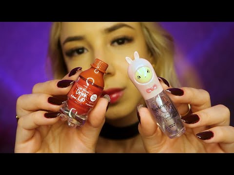 ASMR - PASSANDO VÁRIOS GLOSS FOFOS E DIFERENTES ✨ sons molhados 💦