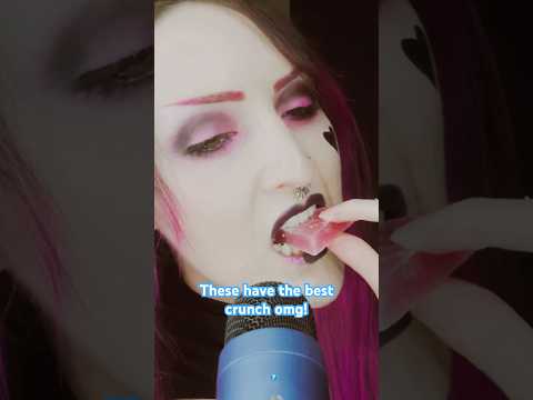 🦋THE CRUNCH IS SO GOOD pt9🦋 #asmr #asmrcrunch #silkygem #asmrfood #asmr candy #asmreating