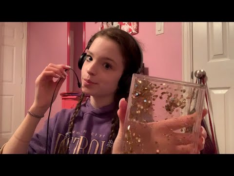 ASMR  playing with satisfying things(Bath bomb, tapping,ect...)