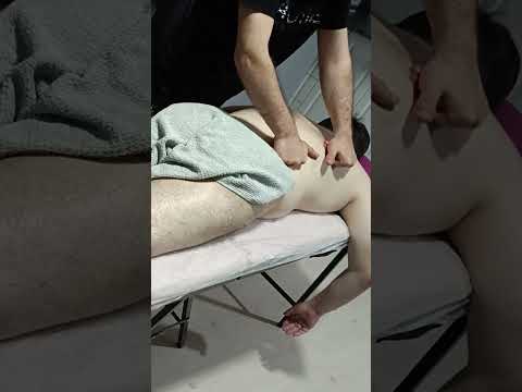 MASSAGE THERAPY THAT RELIEVES ALL MUSCLE PAIN IN THE BACK #satisfying #relaxing #asmr #shorts