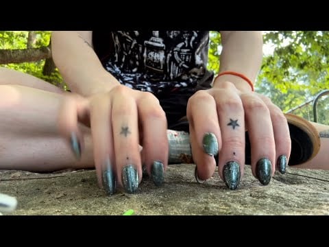 ASMR in the park˚˖𓍢ָ໋🍃 surface scratching, camera tapping + tracing