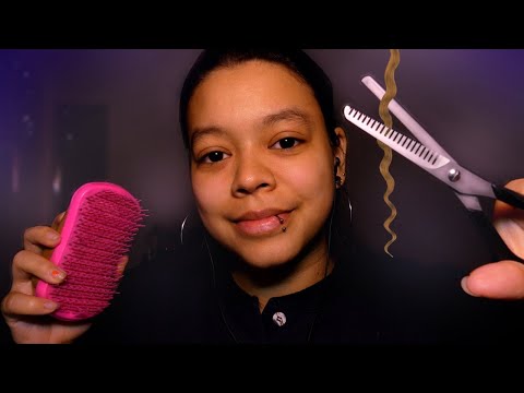 Une amie s'occupe de tes cheveux en mode FAST ASMR ✂️