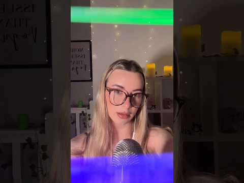 30 seconds of some of the best ASMR triggers 😋💕 #asmrtriggerassortment #asmrtingles