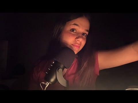 asmr tapping en cosas random y hablando