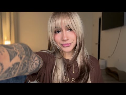 ASMR Tapping & Up-Close Whispers 𑣲