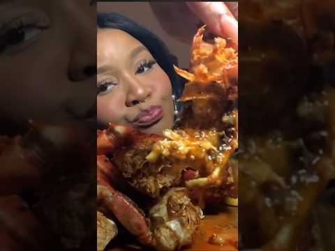 Hey loves!! Do you enjoy seafood boil mukbangs?? #asmr #shorts #eatingshow #eatingsounds