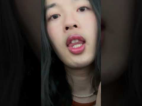 ASMR whispering gibberish 💚 (short version) #asmr #tapping #gibberish