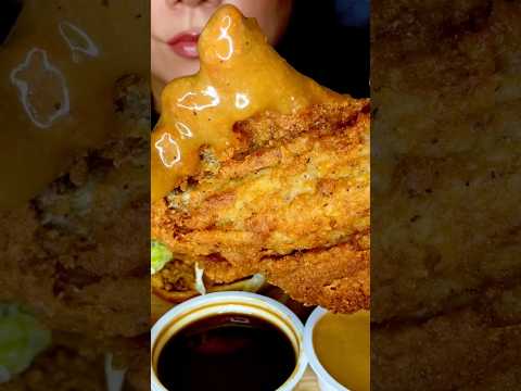 KFC crunchy fried chicken drenched in gravy sauce #asmr #chicken #mukbang #foodie #summerofgoals