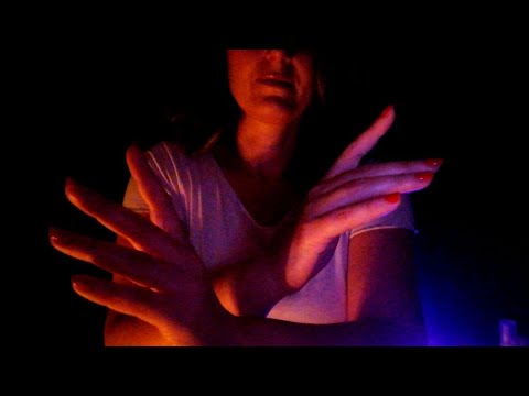 HAND SOUNDS & VISUAL TRIGGERS per dormire • ASMR ITA