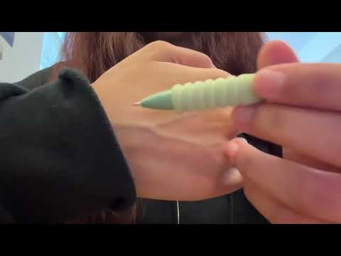 asmr hand rubbing and tracing