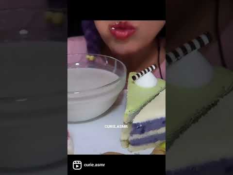 Oreo Cheese cake dipping in 🥛. 오레오 케익 우유 찍먹