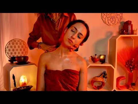 ASMR su persona reale Massaggio Rilassante alla Schiena, Collo e Spalle e Pulizia Energetica
