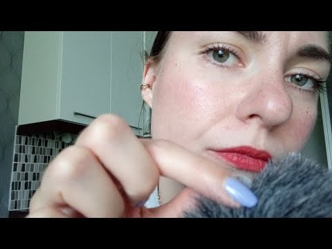ASMR- A short pinch and pluck video