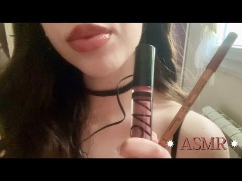 ASMR | Lip gloss application 💋💄 (with tapping & mouth sounds) [No talking]