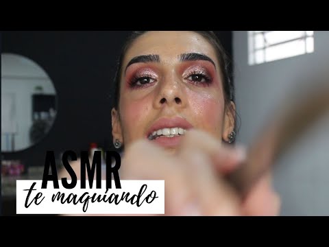 ASMR | TE MAQUIANDO - SUPER RELAXANTE