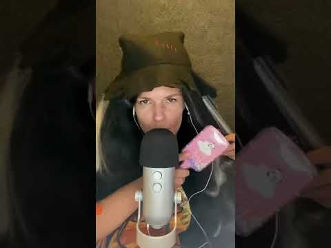 ASMR FR / Sorcière d’Halloween - Brushing cheveux #asmrfr #asmrhalloween #shortasmr  -