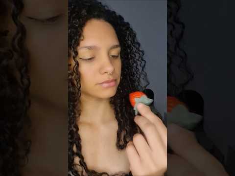 ASMR • POSSO COMER SEU MORANGUINHO? 🍓 #shorts
