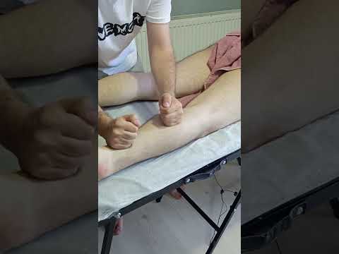 POST-WORKOUT THERAPY FOR THE BACK OF THE LEGS #satisfying #relaxing #asmr #shorts #massage