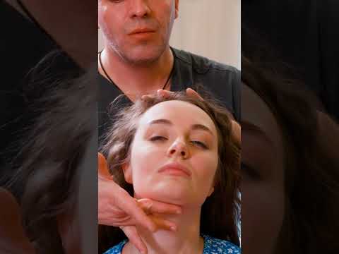 Deep tissue massage and spinal adjustment session #deeptissuemassage