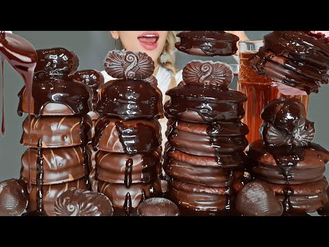 ASMR Hershey's Choco Pie, Choco Cream Cake, Chocolate Candy bars 초코파이 먹방 *No Talking*