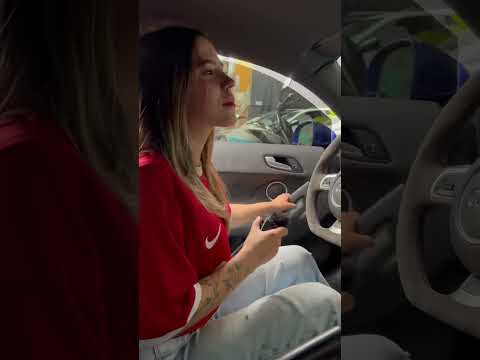 ASMR EM UMA AUDI R8