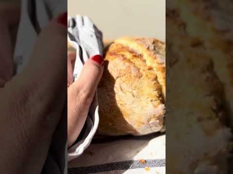 The sound was too good not to share. Recipe by @Perfectopat found via @JoeyKidneyVlogs 🥖