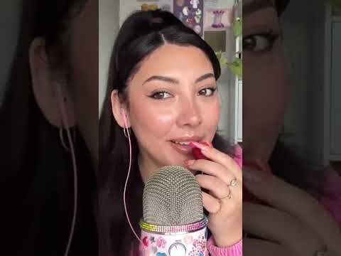 ASMR eating strawberries 🍓