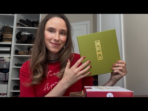 ASMR What I got for Christmas 🎄 (wood tapping, tracing, tongue clicking, tingly whispers)