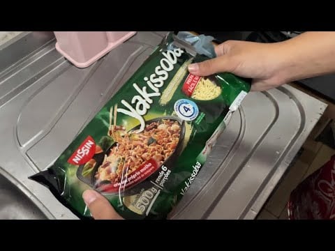 ASMR VLOG FAZENDO YAKISSOBA 🍜🥢 | VÍDEO NARRADO | FALANDO BAIXINHO E SUAVE 🩷✨
