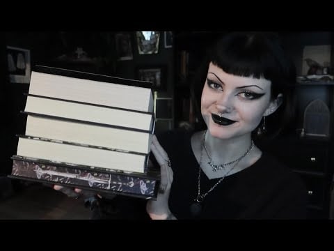 ASMR | My Top 5 Favorite Books of 2025 📚🖤 tapping, tracing, whispered rambling, etc.