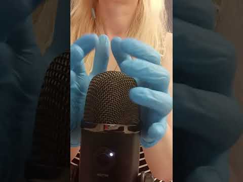 blue gloves