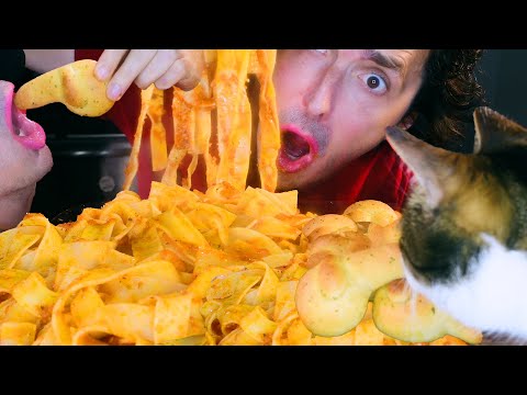 ASMR Eating GIANT NOODLES and Garlic Bread Knots ! * MESSY mukbang no talking * nomnom