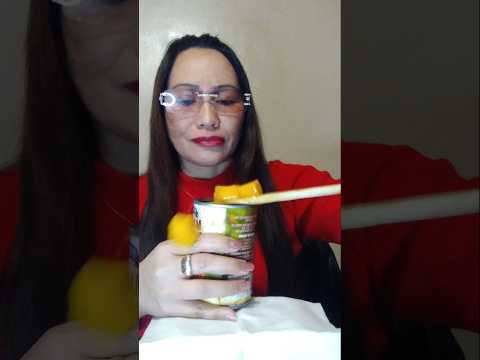 EATING CHUNCKY MANGO#viral #food #shortsfeed #mukbang #everyone #foodie #mango #funny