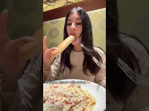 Pasta yummmm #asmrcommunity #eatingshow #olivegarden #creamypasta #fyp