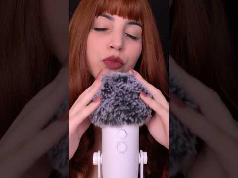 #ASMR Besitos y Caricias ❤️ #asmrvideo #asmrsounds #asmrkisses #mouthsounds #asmrshorts #kisses