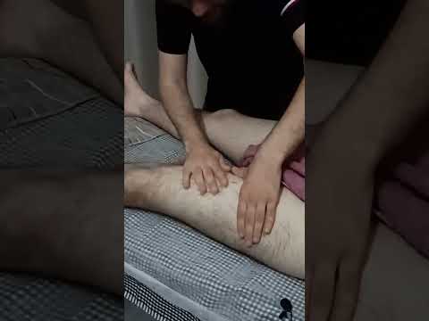 A legendary massage that relieves stress in the front thighs #satisfying #relaxing #asmr #shorts