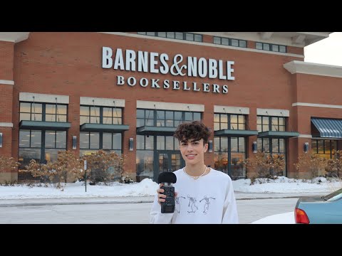 ASMR in Barnes & Noble 📚