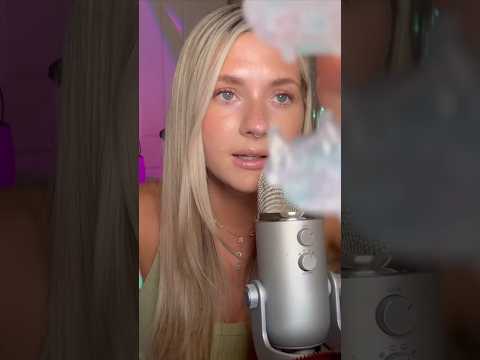 ASMR What’s In My Bag🫶 #asmr #visualtingle #asmrsounds #nails #asmrtriggers #asmrtapping #relax