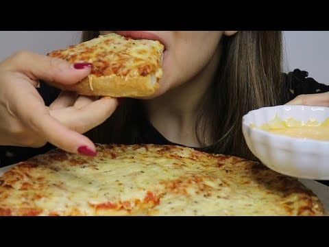 ASMR THICK CRUST PIZZA / FOUR CHEESE / PICKLED VEGGIES / no talking / CREMA ASMR #asmr #mukbang