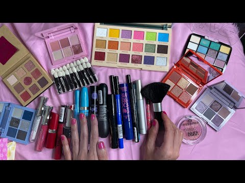 ASMR Makeup Roleplay Personal Attention Roleplay ( Opening closing Lids and Makeup Sounds)